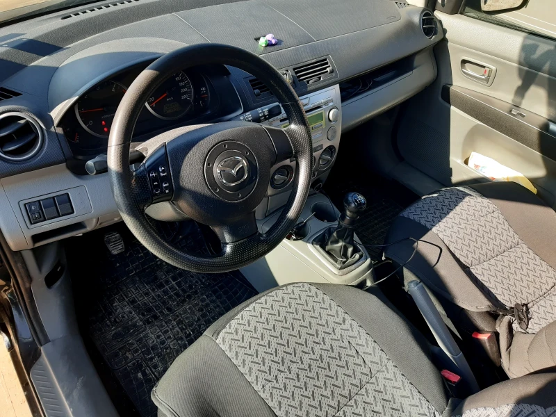 Mazda 2 1.4, снимка 6 - Автомобили и джипове - 49358742