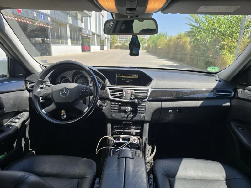 Mercedes-Benz E 350 4matic, снимка 7 - Автомобили и джипове - 50973609