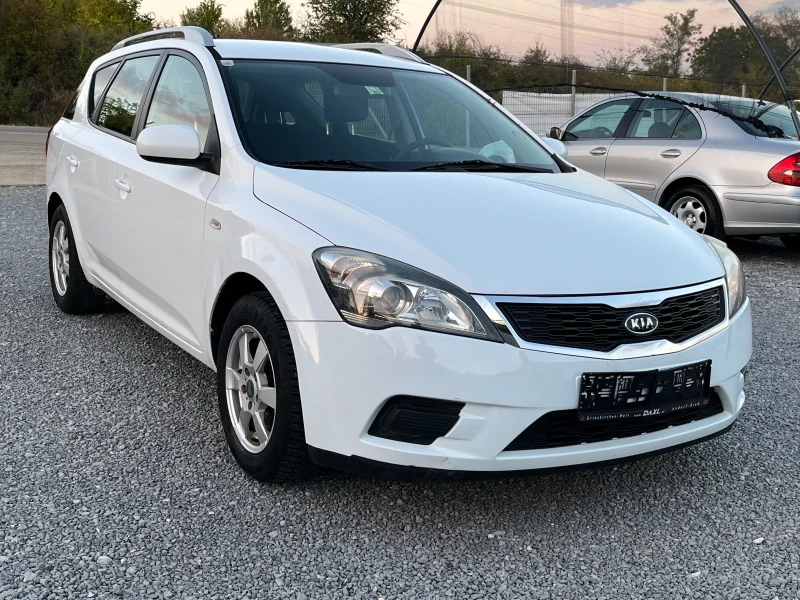 Kia Ceed 1.4 i 90 k, снимка 8 - Автомобили и джипове - 51572505