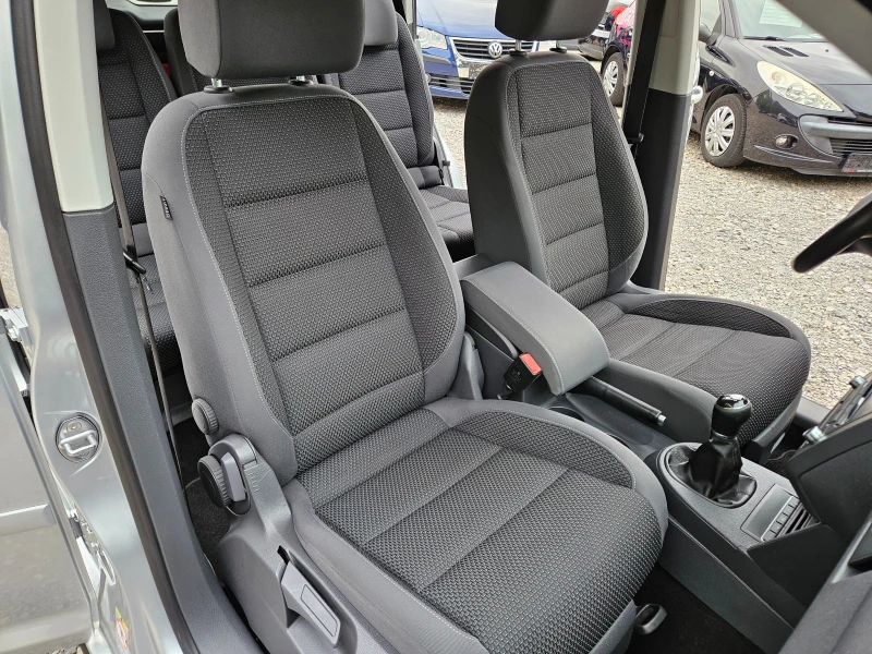 VW Touran 1.6TDI 105кс.FACELIFT, снимка 13 - Автомобили и джипове - 52038732