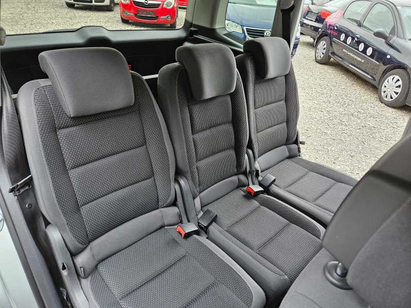 VW Touran 1.6TDI 105кс.FACELIFT, снимка 14 - Автомобили и джипове - 52038732