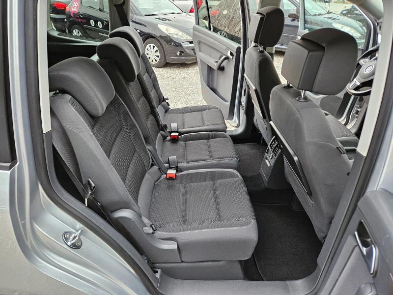 VW Touran 1.6TDI 105кс.FACELIFT, снимка 11 - Автомобили и джипове - 52038732