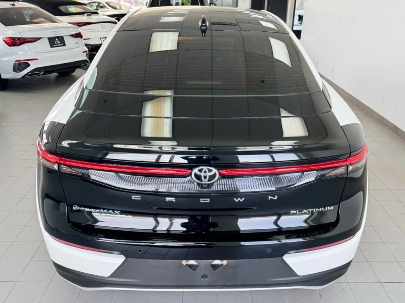 Toyota Crown * Platinum Auto * CARFAX * БЕЗ ПЪРВОНАЧАЛНА ВНОСКА, снимка 4 - Автомобили и джипове - 52777073