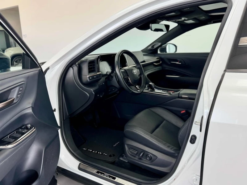 Toyota Crown * Platinum Auto * CARFAX * БЕЗ ПЪРВОНАЧАЛНА ВНОСКА, снимка 5 - Автомобили и джипове - 52777073