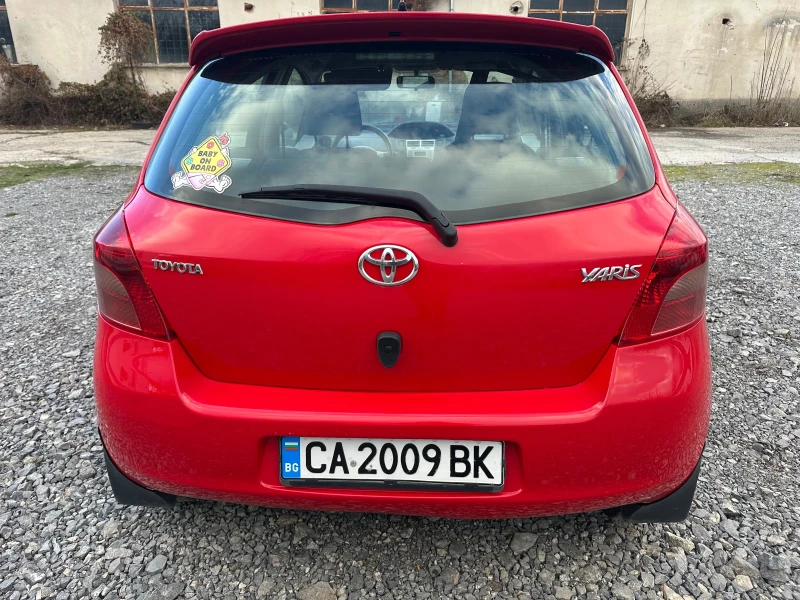 Toyota Yaris 1.3 Автомат, снимка 5 - Автомобили и джипове - 52968151