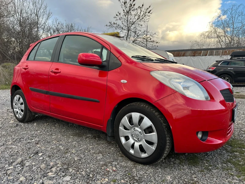 Toyota Yaris 1.3 Автомат, снимка 2 - Автомобили и джипове - 52968151