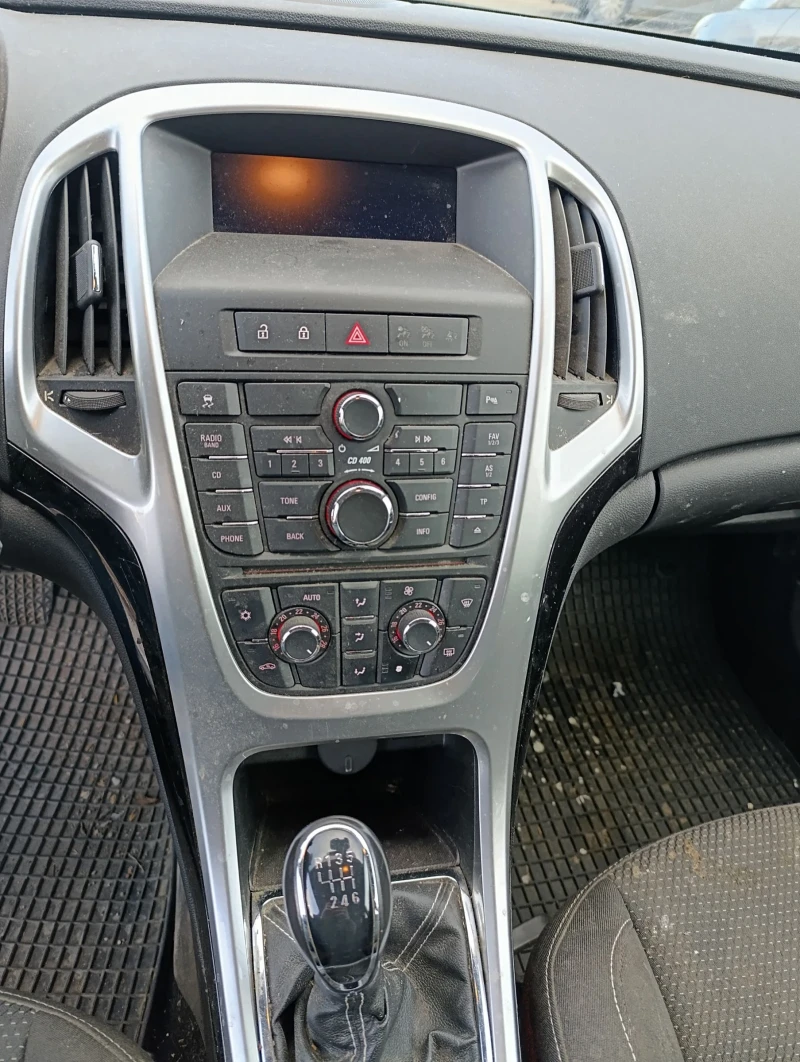 Opel Astra 1.4, снимка 10 - Автомобили и джипове - 53129695