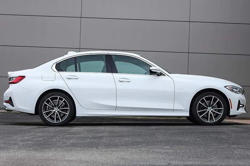 BMW 330 * 330i xDrive * CARFAX * БЕЗ ПЪРВОНАЧАЛНА ВНОСКА - изображение 3