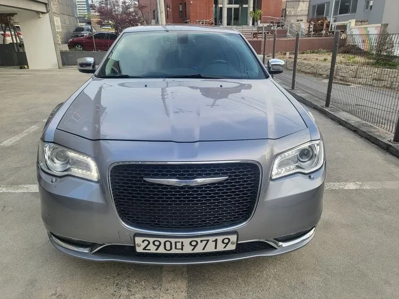Chrysler 300c 3.6, снимка 2 - Автомобили и джипове - 54326077
