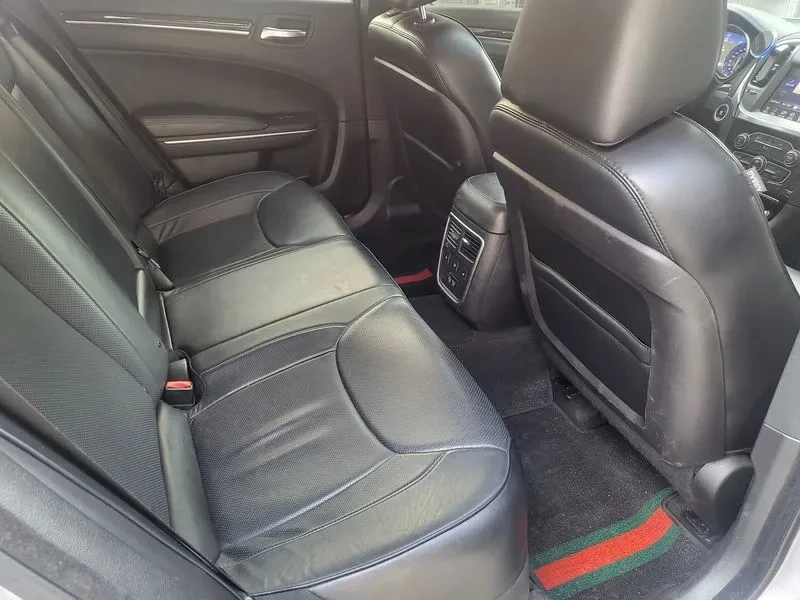 Chrysler 300c 3.6, снимка 8 - Автомобили и джипове - 54326077