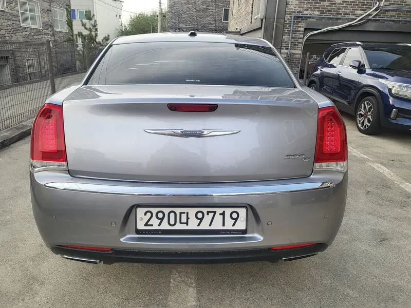 Chrysler 300c 3.6, снимка 4 - Автомобили и джипове - 54326077