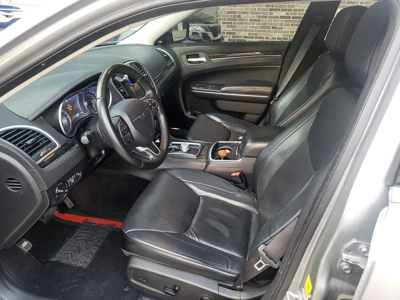 Chrysler 300c 3.6, снимка 10 - Автомобили и джипове - 54326077