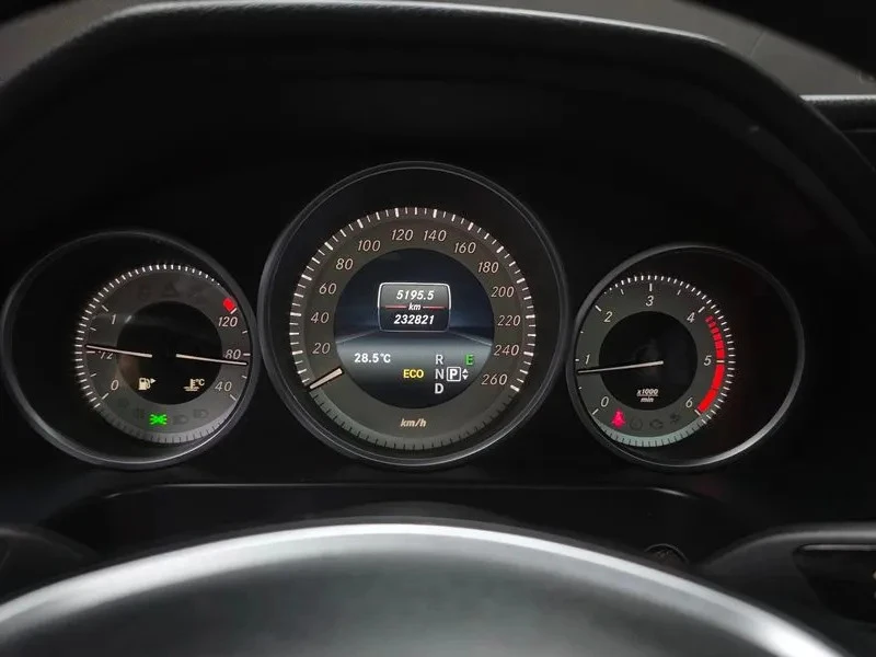 Mercedes-Benz E 220 BLUETEC AVANGARDE, снимка 8 - Автомобили и джипове - 55444396