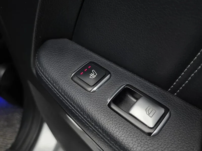 Mercedes-Benz E 220 BLUETEC AVANGARDE, снимка 11 - Автомобили и джипове - 55444396