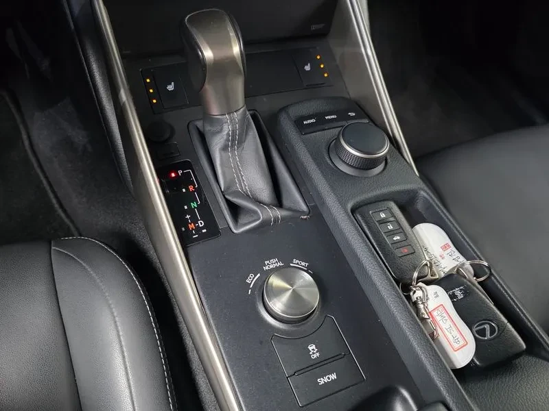 Lexus IS 250 Premium XE30, снимка 8 - Автомобили и джипове - 55525742