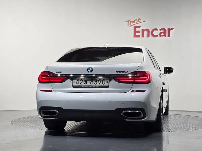 BMW 730 D xDrive M Sports - САМО 30% АВАНС, снимка 4 - Автомобили и джипове - 55845259