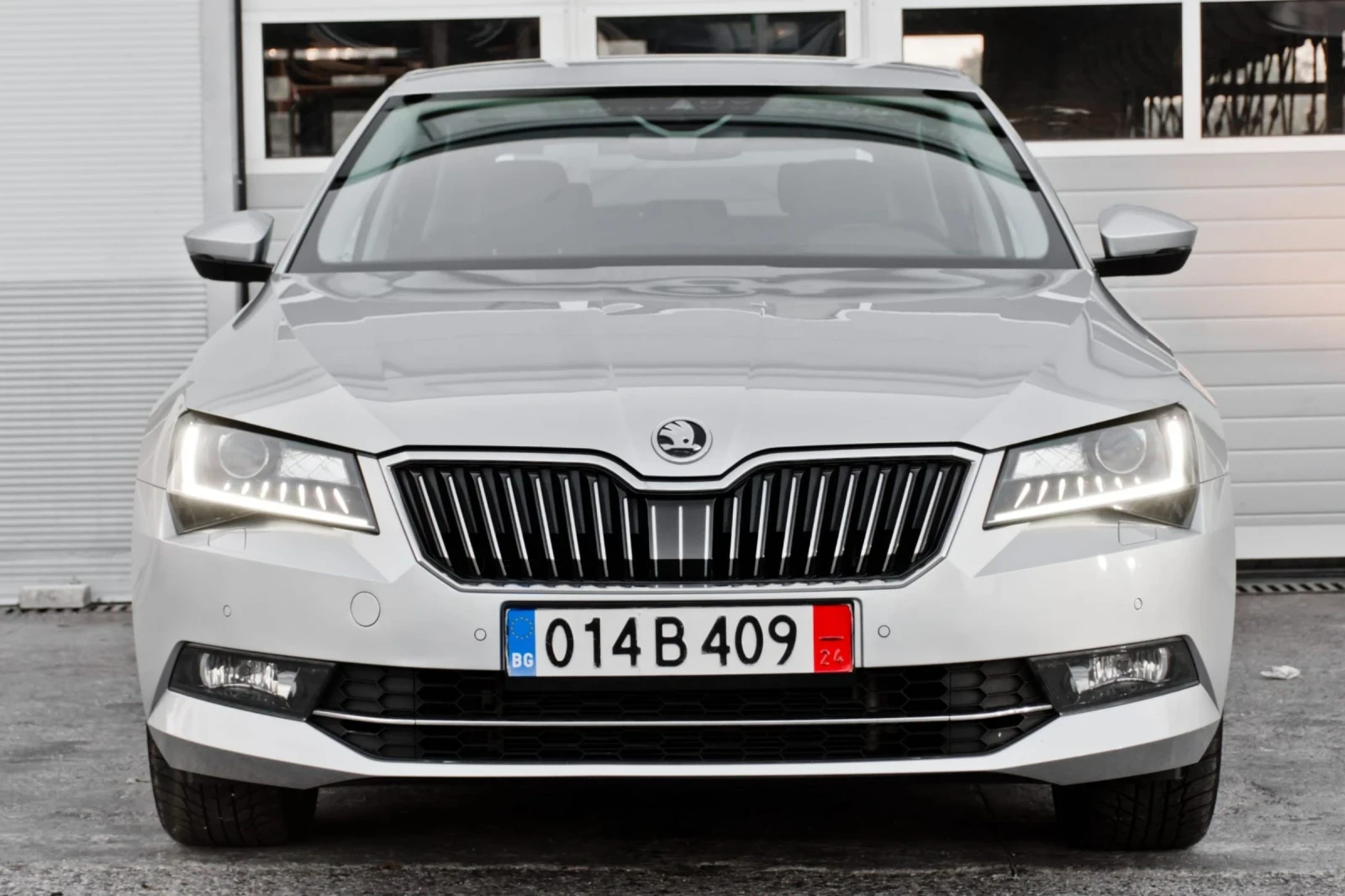 Skoda Superb 2.0D 4x4 - изображение 2