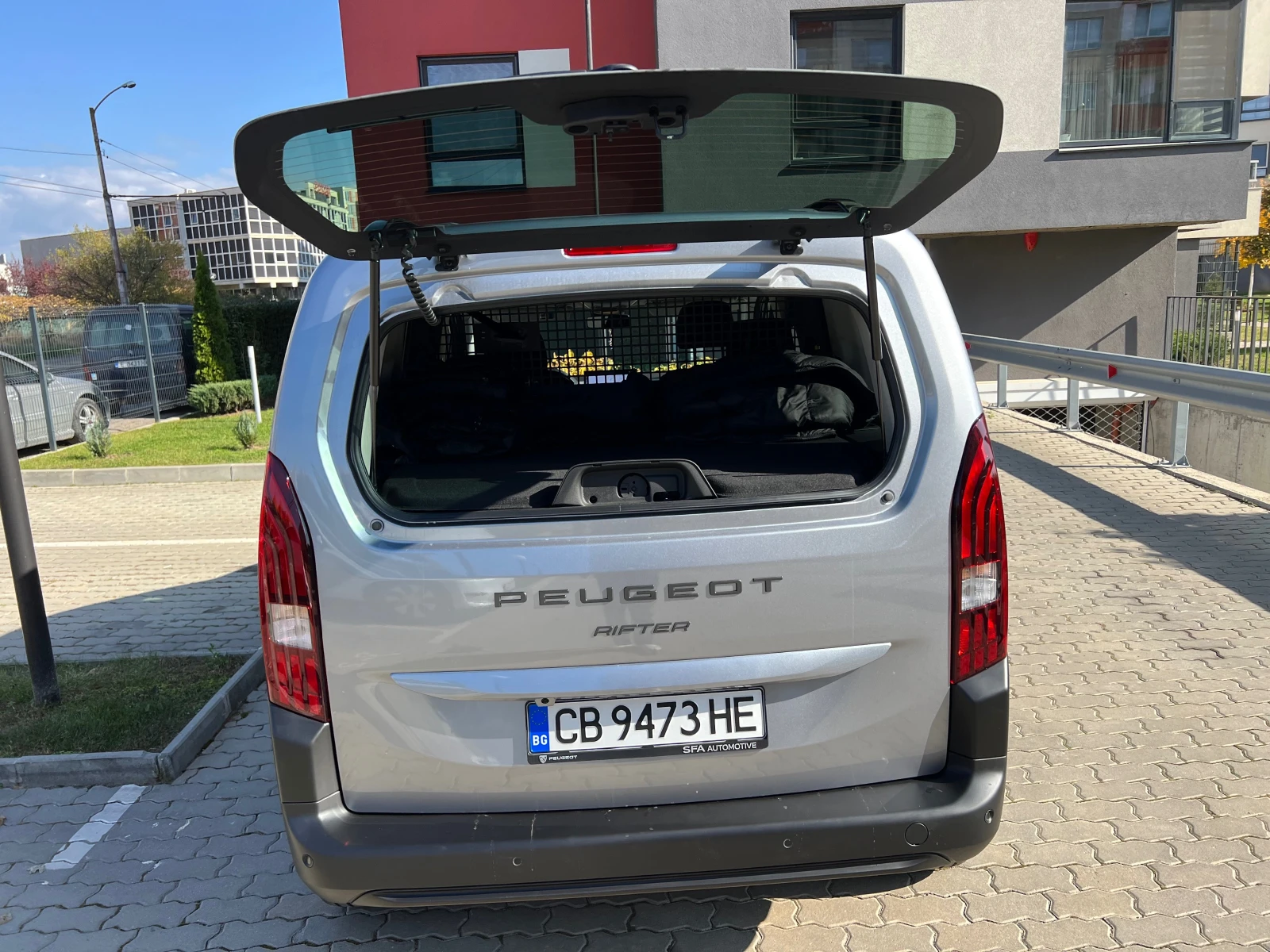 Peugeot Rifter Peugeot Rifter MCA MPV Standard ALLURE 1.5 BlueHDI - изображение 8