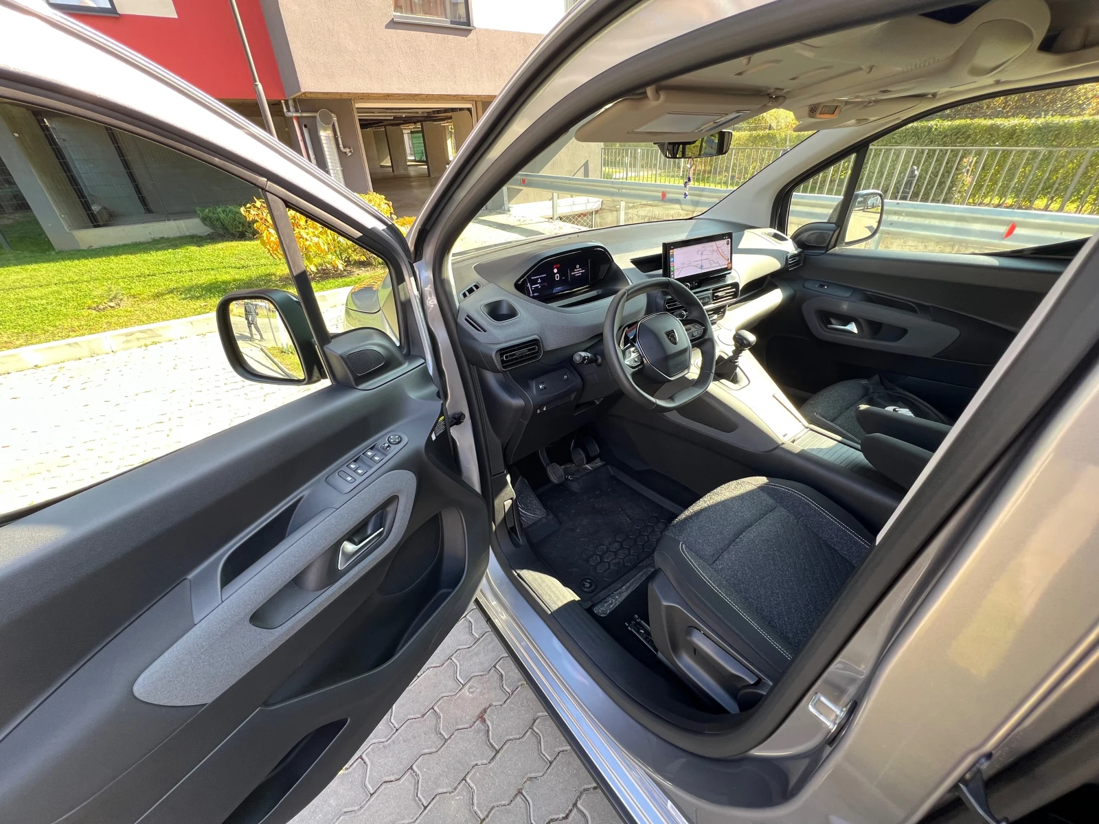 Peugeot Rifter Peugeot Rifter MCA MPV Standard ALLURE 1.5 BlueHDI - изображение 10