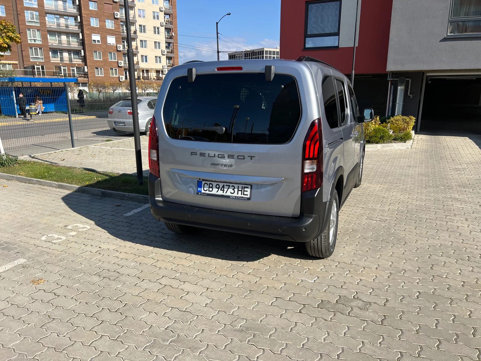 Peugeot Rifter Peugeot Rifter MCA MPV Standard ALLURE 1.5 BlueHDI - изображение 4