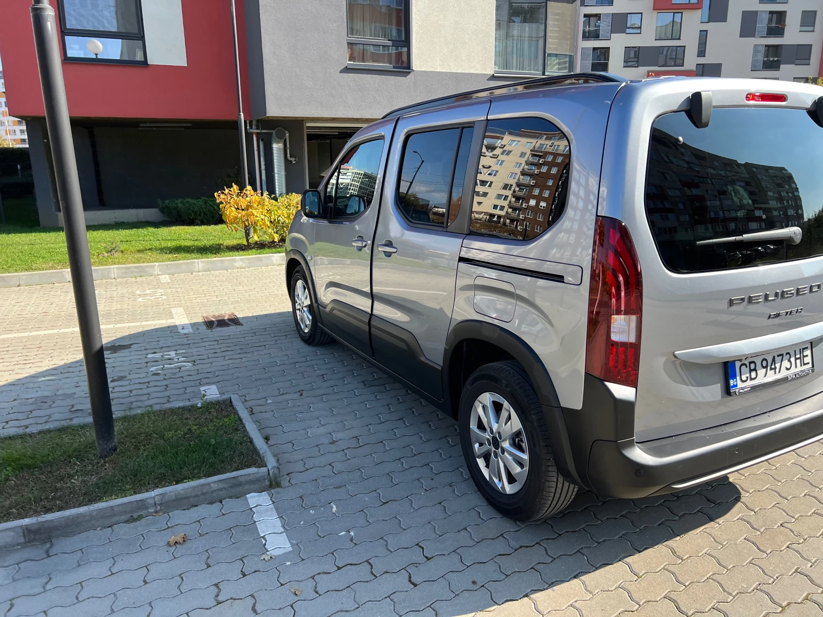 Peugeot Rifter Peugeot Rifter MCA MPV Standard ALLURE 1.5 BlueHDI - изображение 6