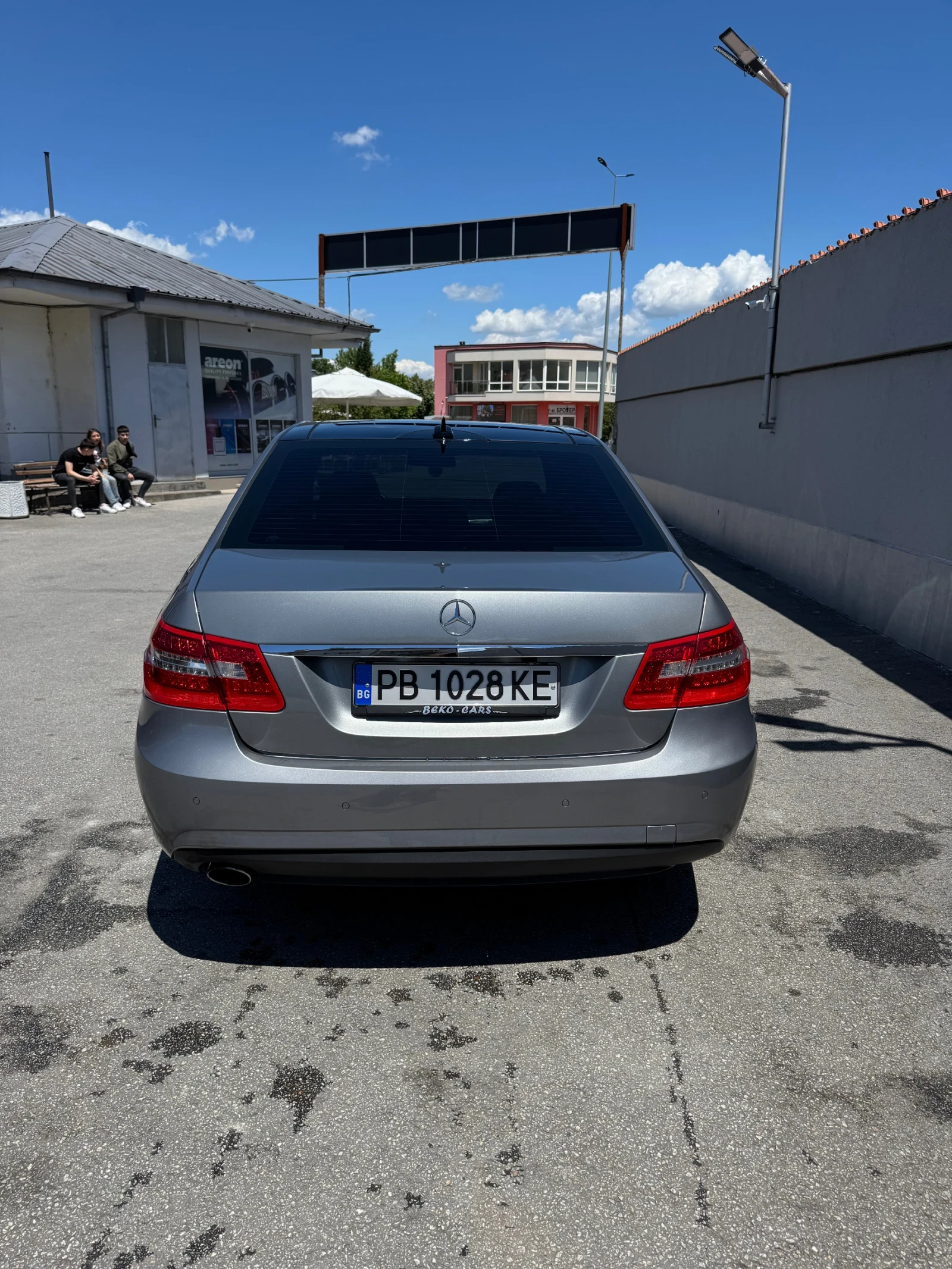 Mercedes-Benz E 220  - изображение 4