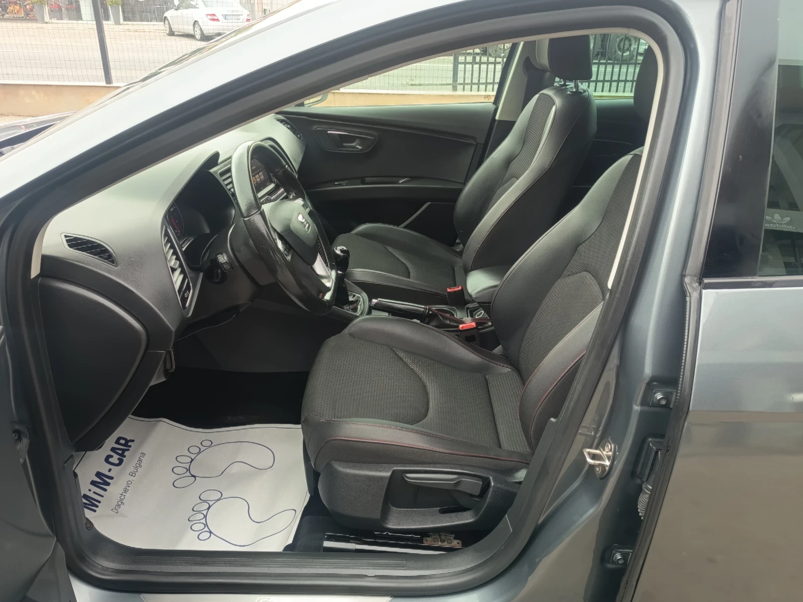 Seat Leon 2.0tdi FR, снимка 8 - Автомобили и джипове - 54542652
