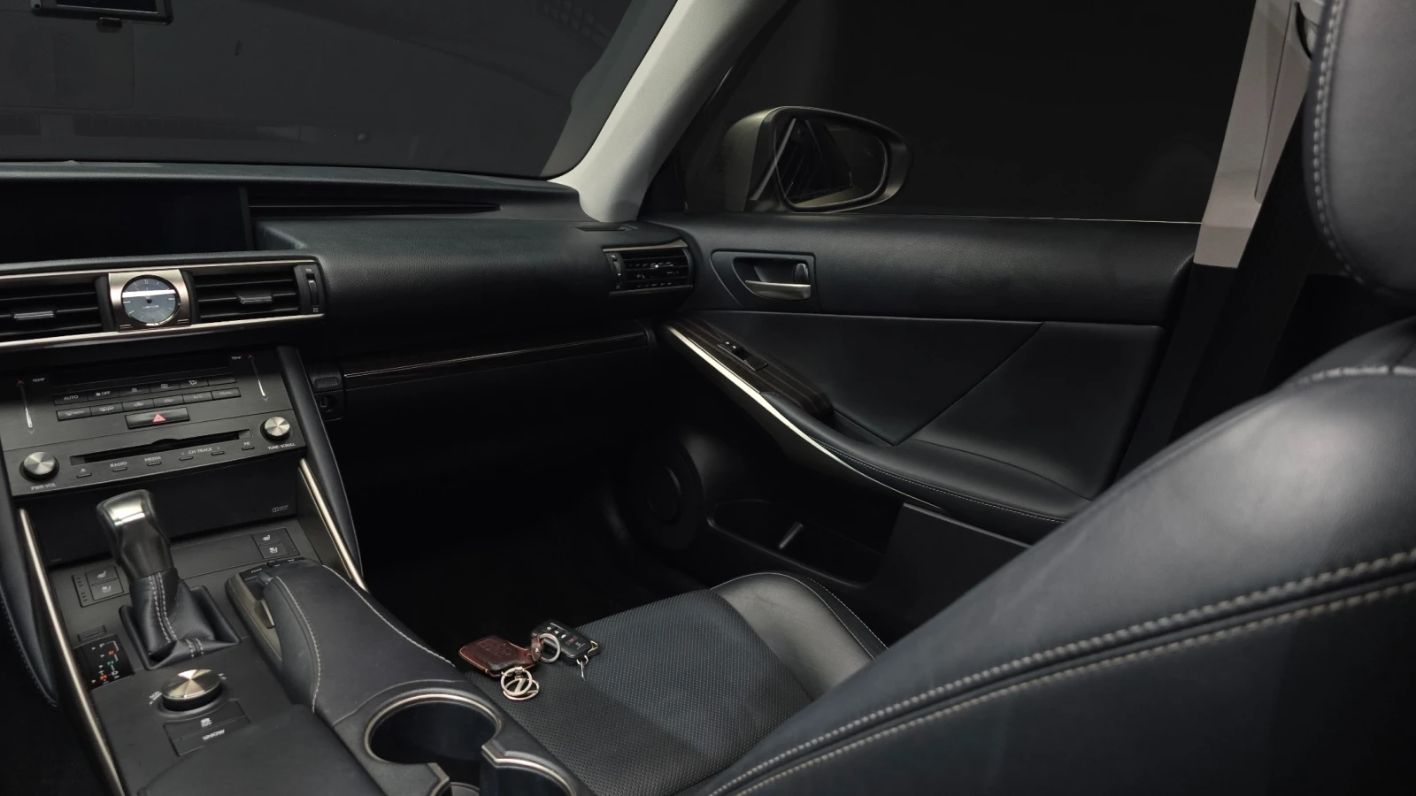 Lexus IS 200 * IS200T* SUPREME* КОЖА* ШИБЕДАХ* , снимка 13 - Автомобили и джипове - 54845937