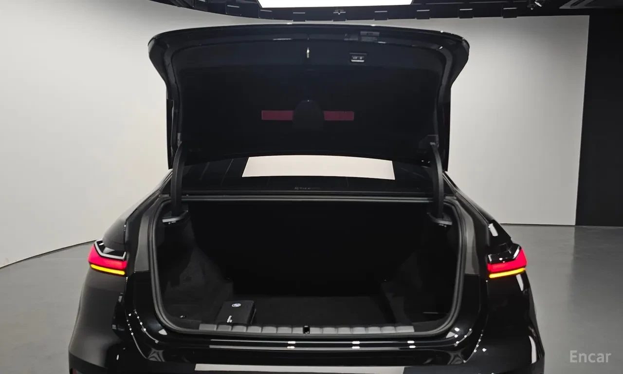 BMW 740 Drive M Sport| MATRIX LED| LEATHER| DIGITALCOCKPIT | Mobile.bg � ����������� 17