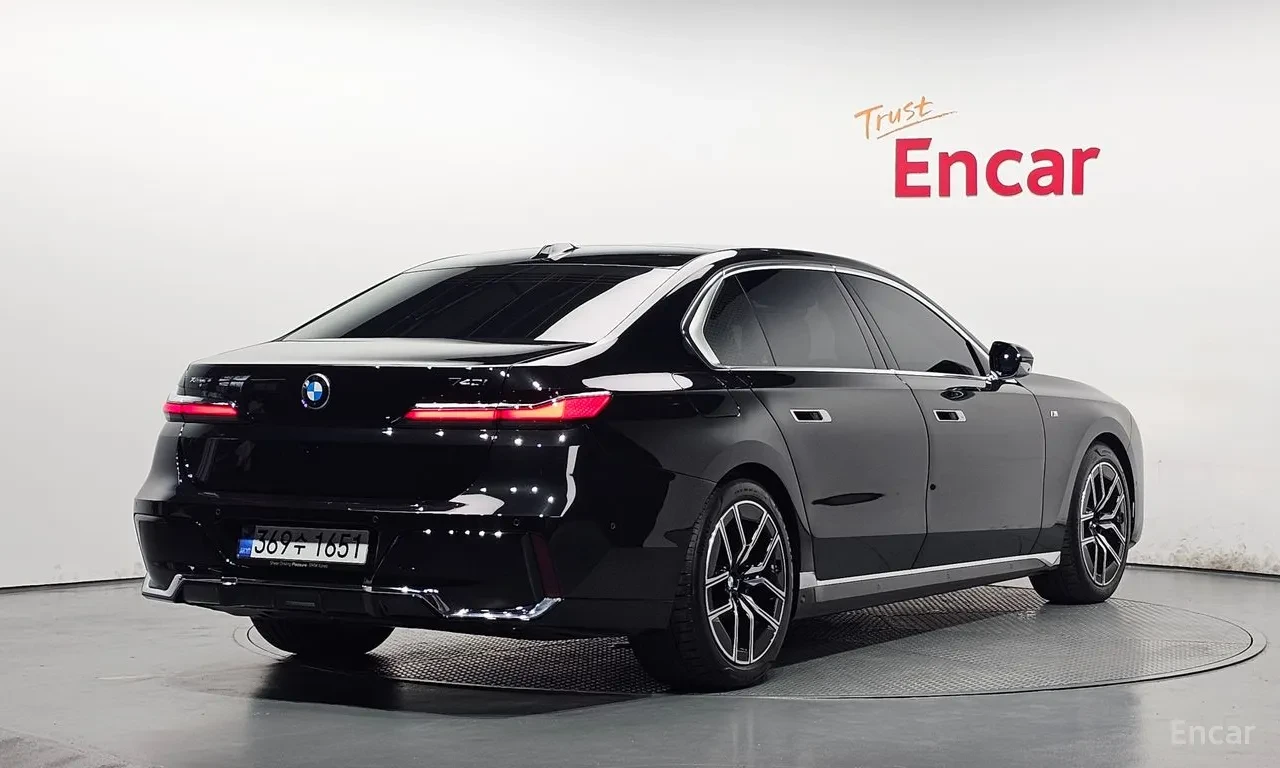 BMW 740 Drive M Sport| MATRIX LED| LEATHER| DIGITALCOCKPIT | Mobile.bg � ����������� 2