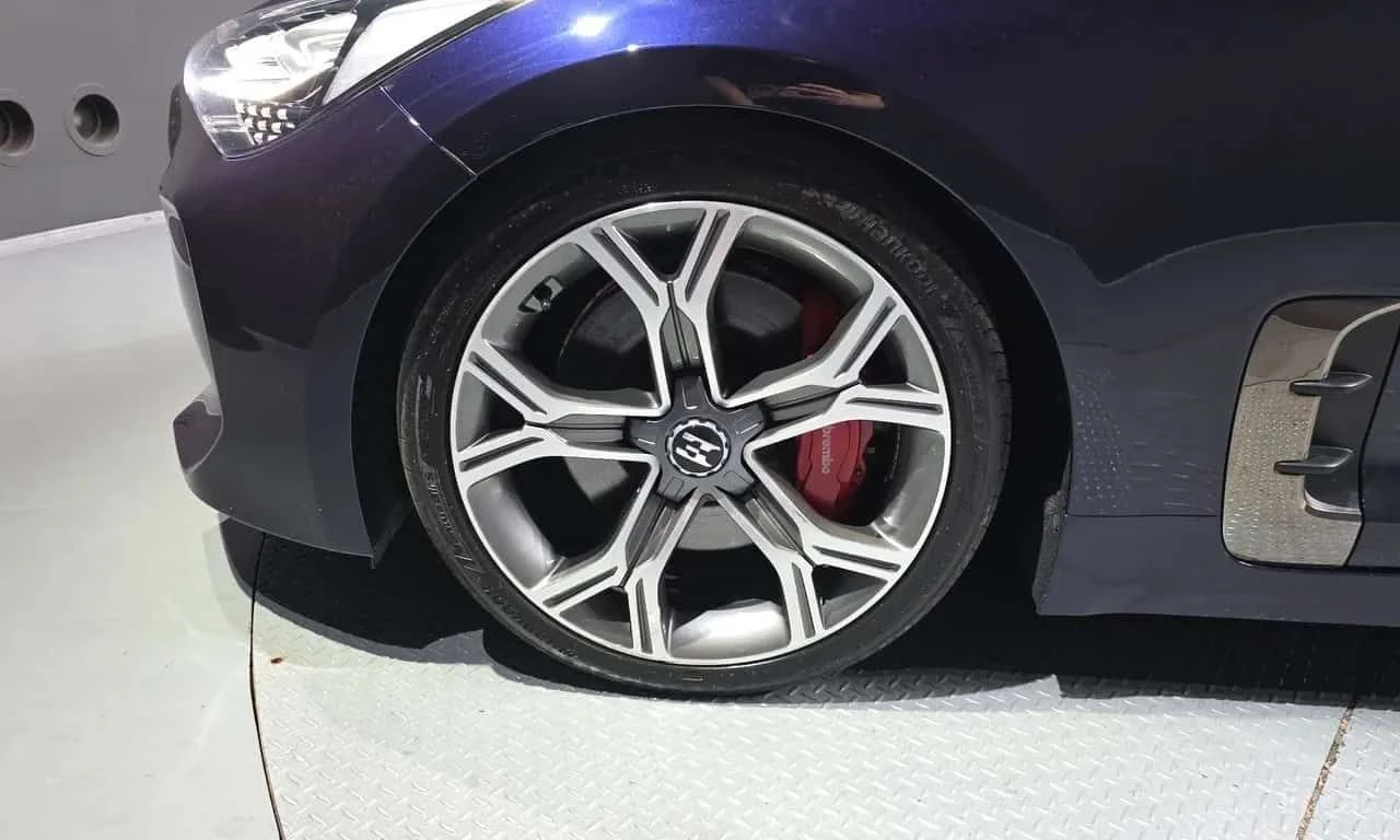 Kia Stinger * 3.3 Turbo AWD * CARFAX * ЦЕНА ДО БГ, снимка 15 - Автомобили и джипове - 55499485