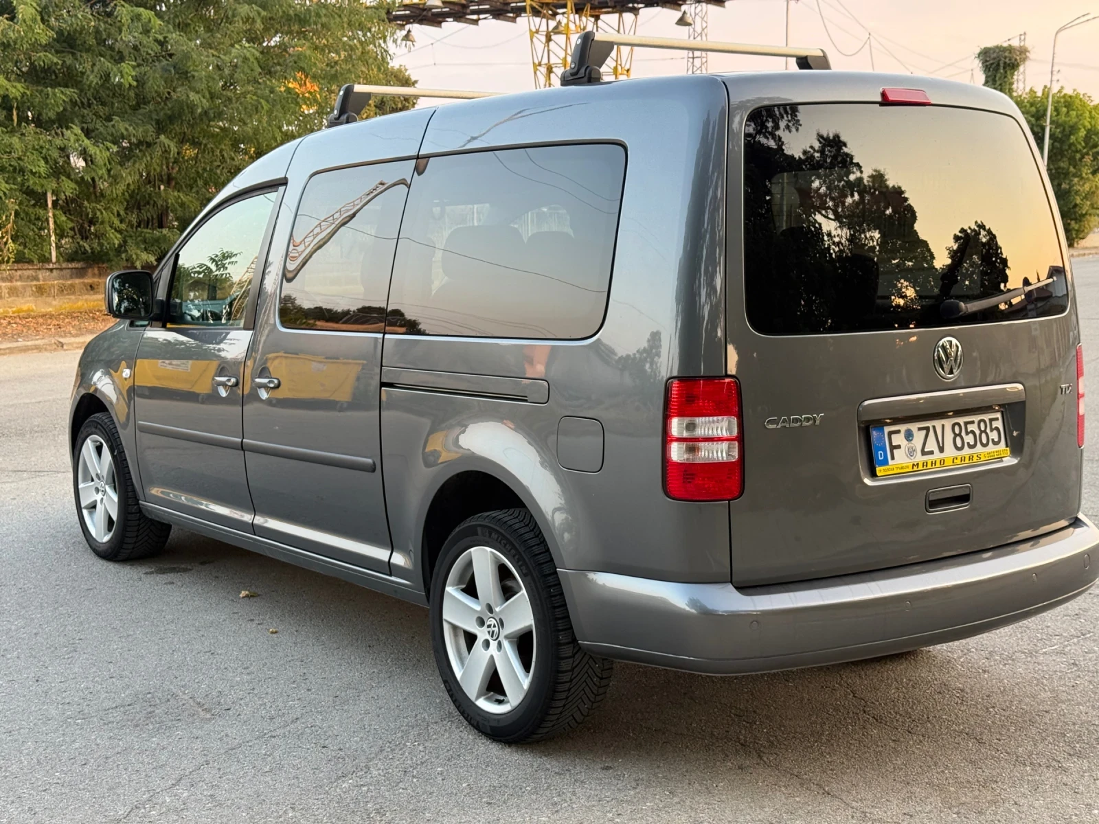 VW Caddy 1.6TDI MAXI 7����� | Mobile.bg � ����������� 7