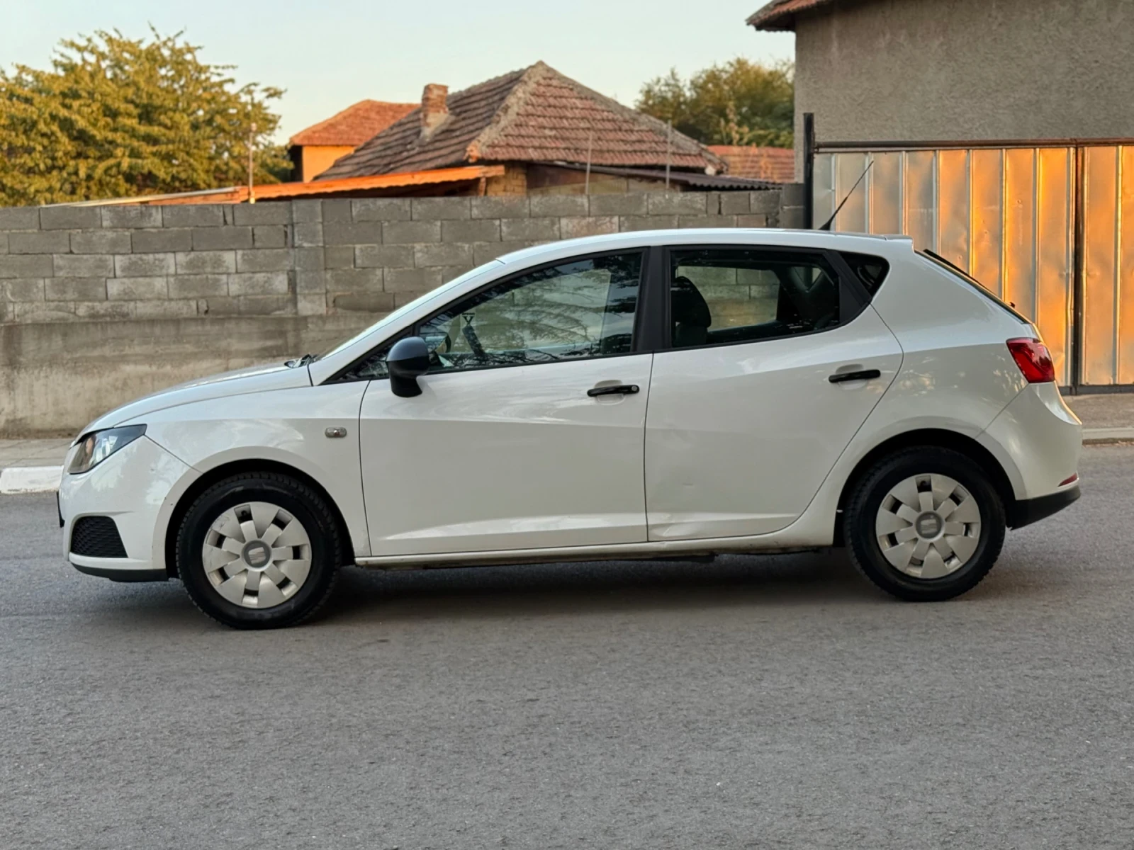 Seat Ibiza 1.6TDI/90кс, снимка 6 - Автомобили и джипове - 55843014