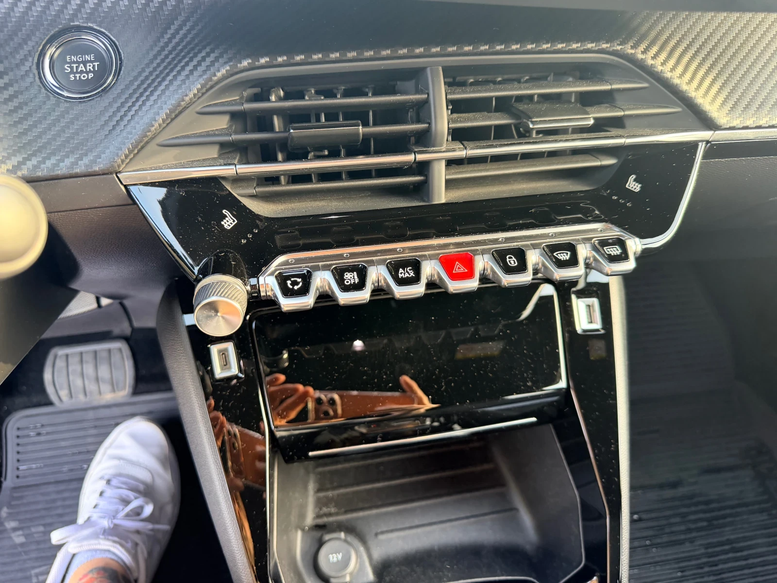 Peugeot 2008 1.5 HDI , снимка 12 - Автомобили и джипове - 55871817