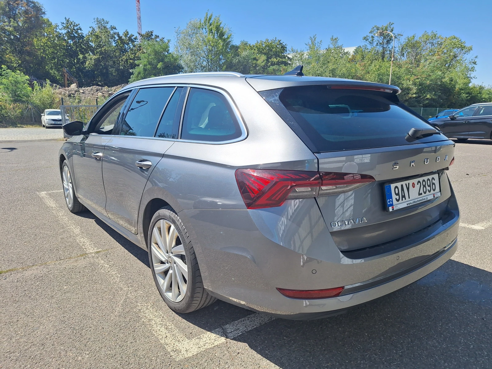 Skoda Octavia 2.0 TDI/ DSG/ Style/ Combi/ Гаранция/ Очакван !, снимка 3 - Автомобили и джипове - 55932390