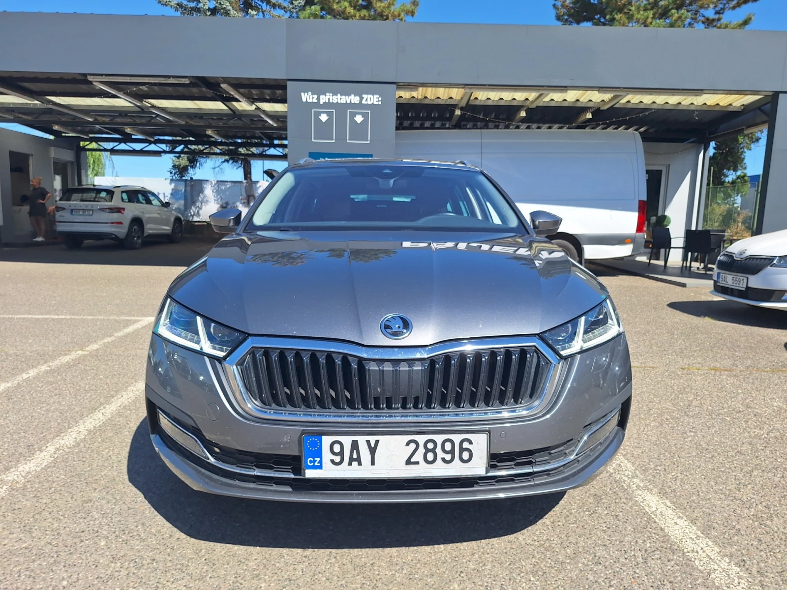 Skoda Octavia 2.0 TDI/ DSG/ Style/ Combi/ Гаранция/ Очакван !, снимка 2 - Автомобили и джипове - 55932390