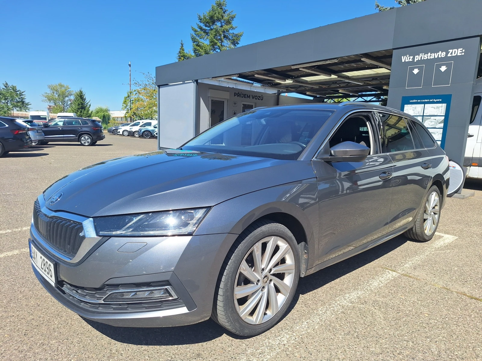 Skoda Octavia 2.0 TDI/ DSG/ Style/ Combi/ Гаранция/ Очакван !