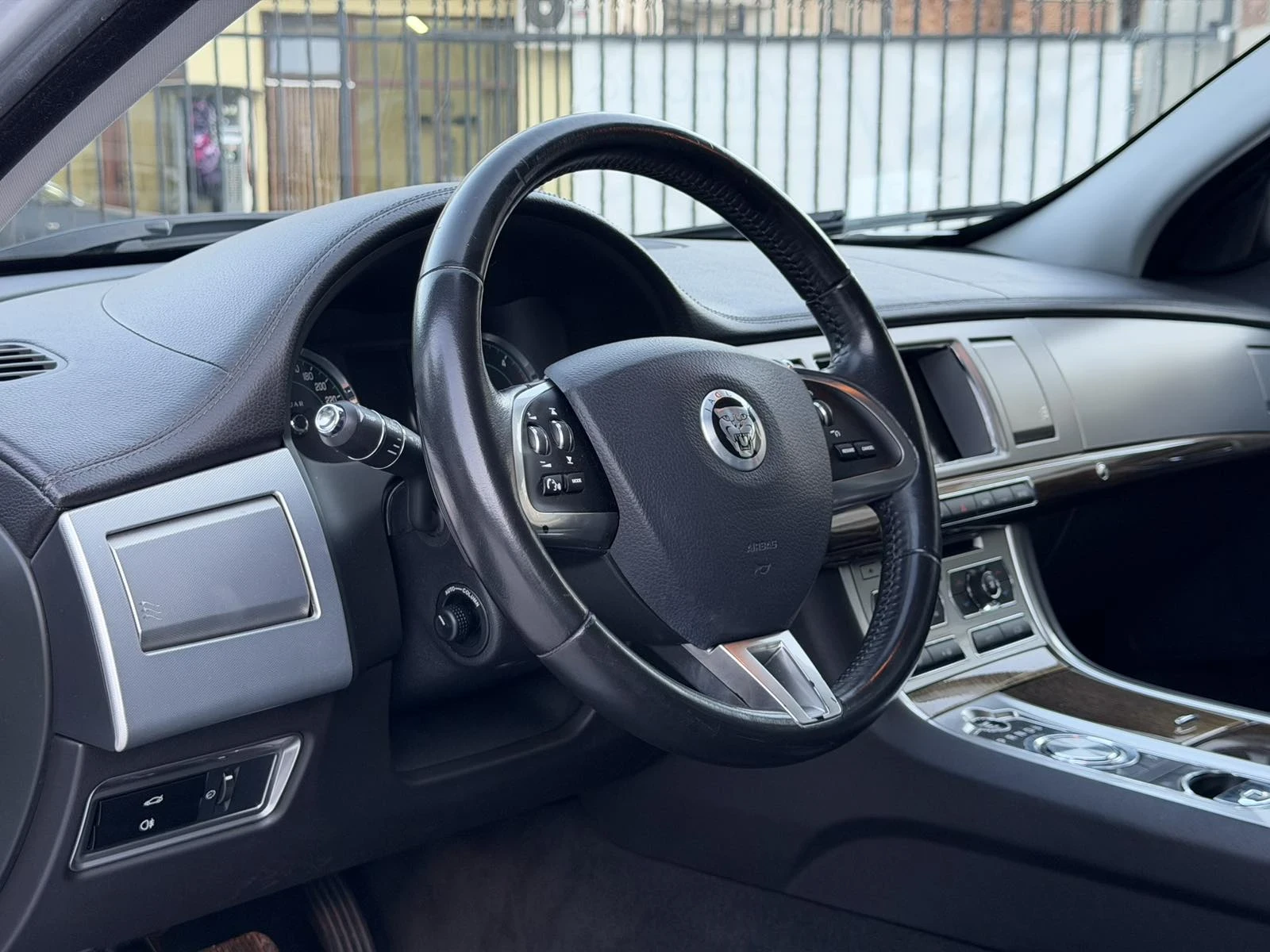 Jaguar Xf, снимка 9 - Автомобили и джипове - 56075239