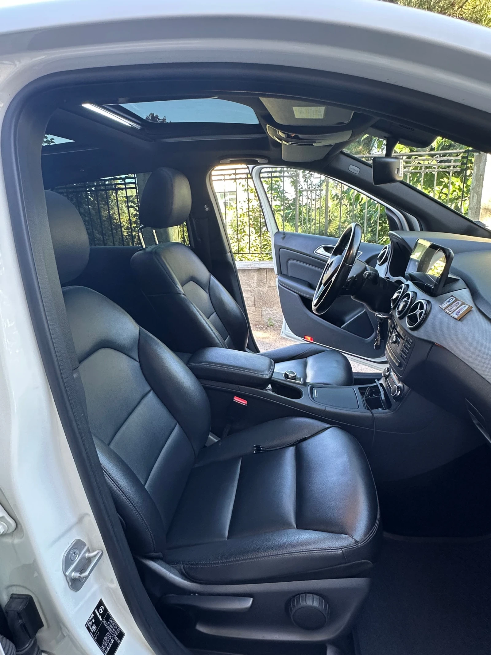Mercedes-Benz B 220 2.2 cdi Panorama, снимка 11 - Автомобили и джипове - 56154672
