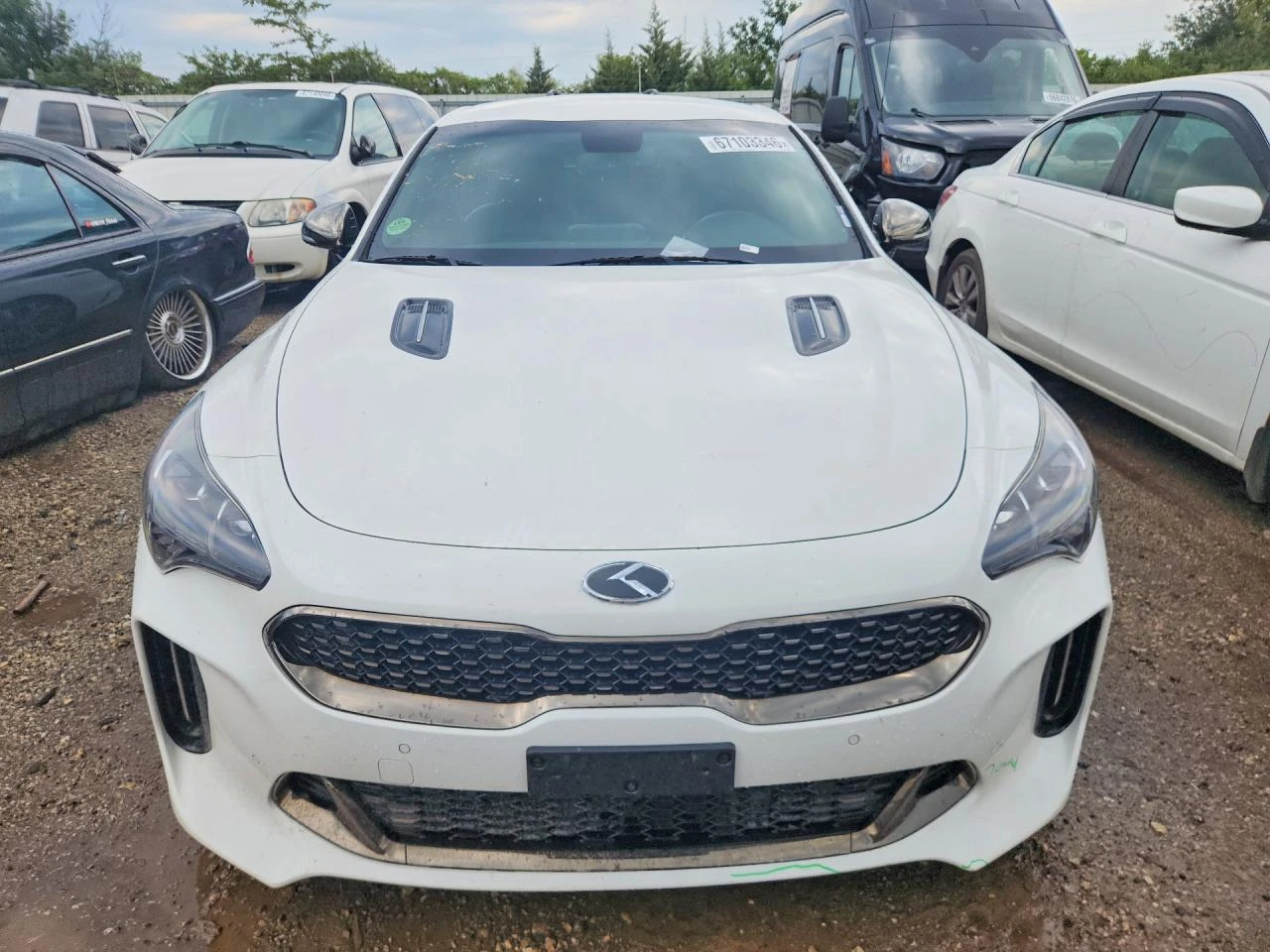 Kia Stinger 3.3l Gt, снимка 5 - Автомобили и джипове - 56453424
