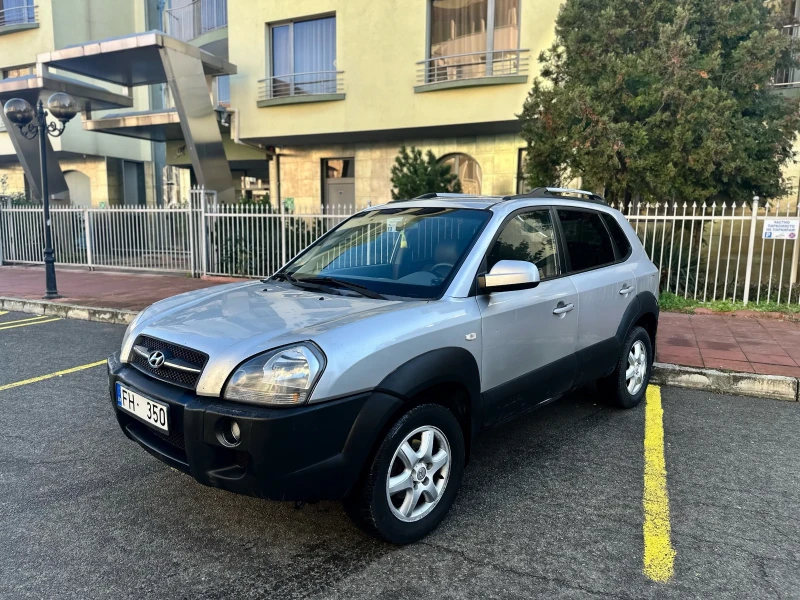 Hyundai Tucson 2.0 CRDI 4WD Automatic , снимка 1 - Автомобили и джипове - 48443795