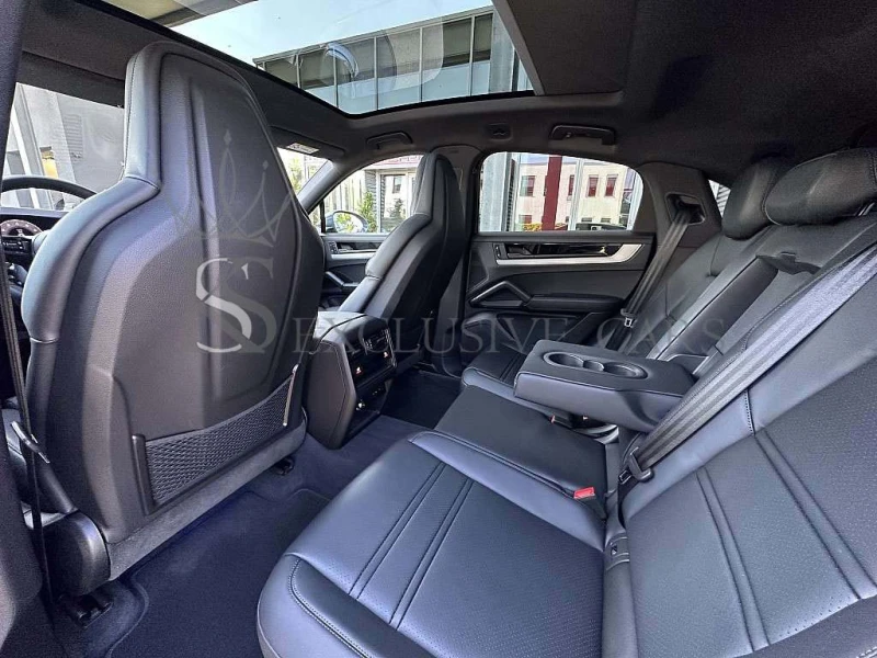 Porsche Cayenne COUPE* E-HYBRID* 360* ОБДУХВАНЕ* PANO* MATRIX* , снимка 10 - Автомобили и джипове - 51352792