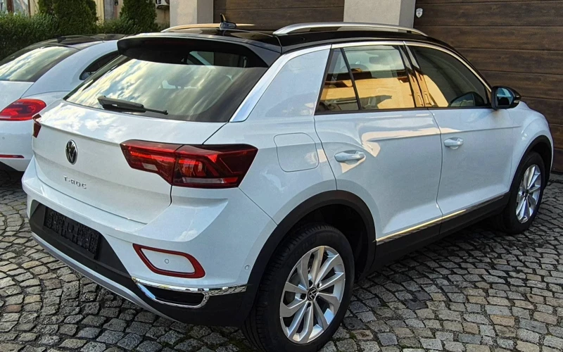 VW T-Roc 1.5 style TSI, снимка 4 - Автомобили и джипове - 51655956