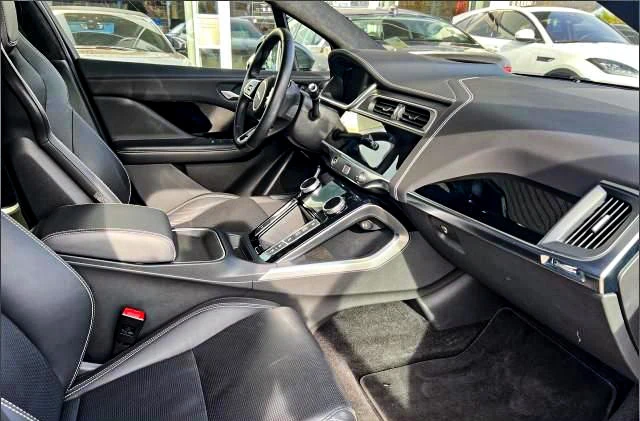 Jaguar I-Pace HSE - изображение 4
