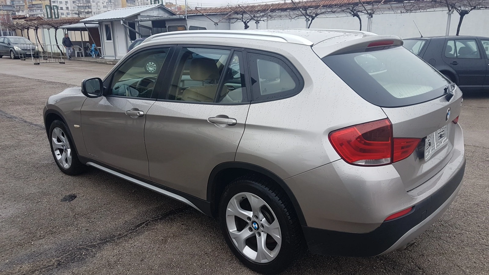 BMW X1 2.0 D 143кс x-DRIVE - изображение 6