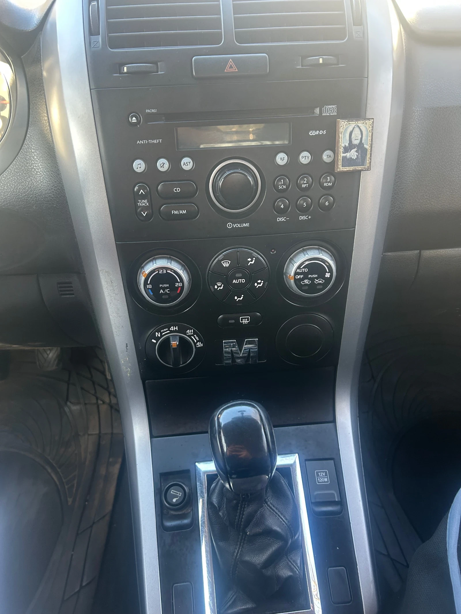 Suzuki Grand vitara  1.9 DDiS КЪСА БАЗА, снимка 9 - Автомобили и джипове - 53593858