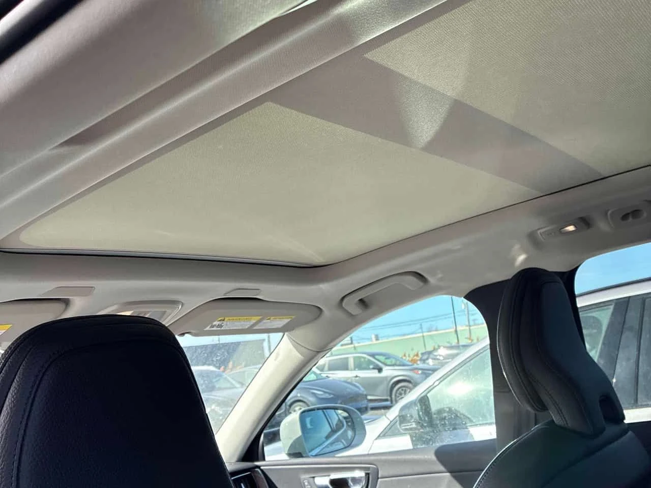 Volvo XC60 * Plus Bright Theme * CARFAX * ЦЕНА ДО БГ, снимка 10 - Автомобили и джипове - 53981747