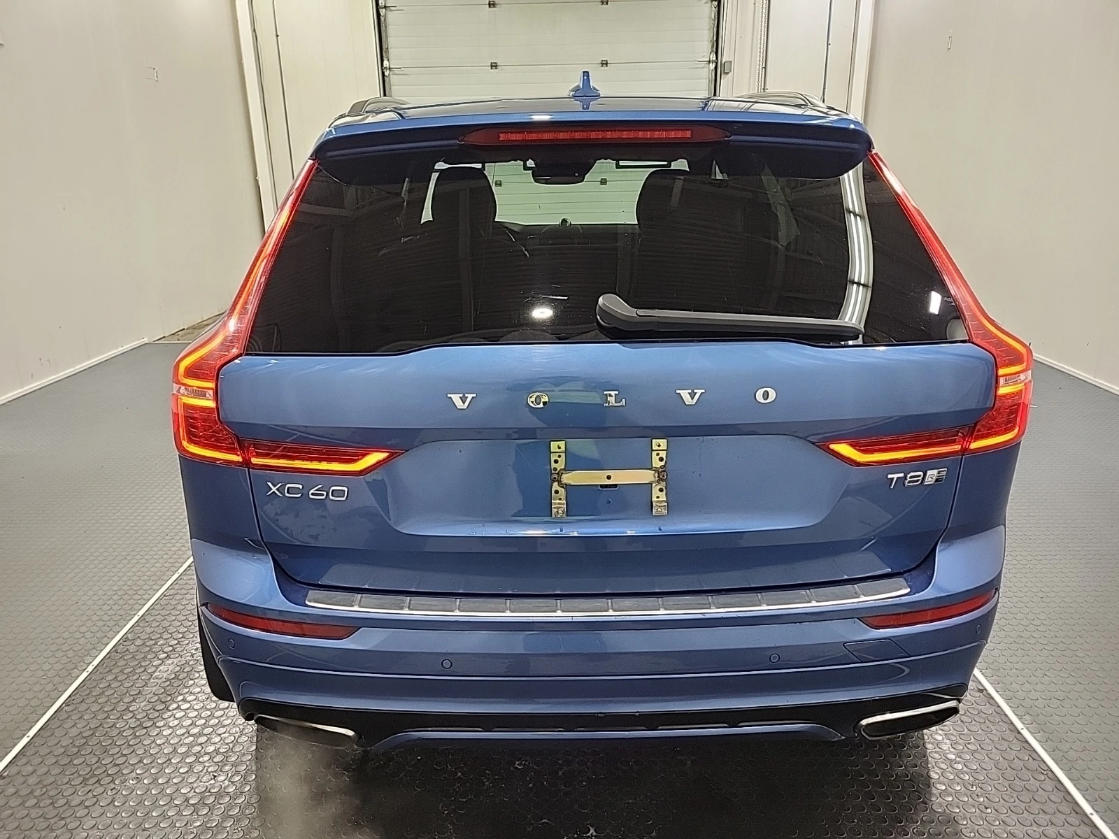 Volvo XC60 HYBRID T8 R-DESIGN * БЕЗ ИНЦИДЕНТИ * CARFAX *  , снимка 5 - Автомобили и джипове - 54116300