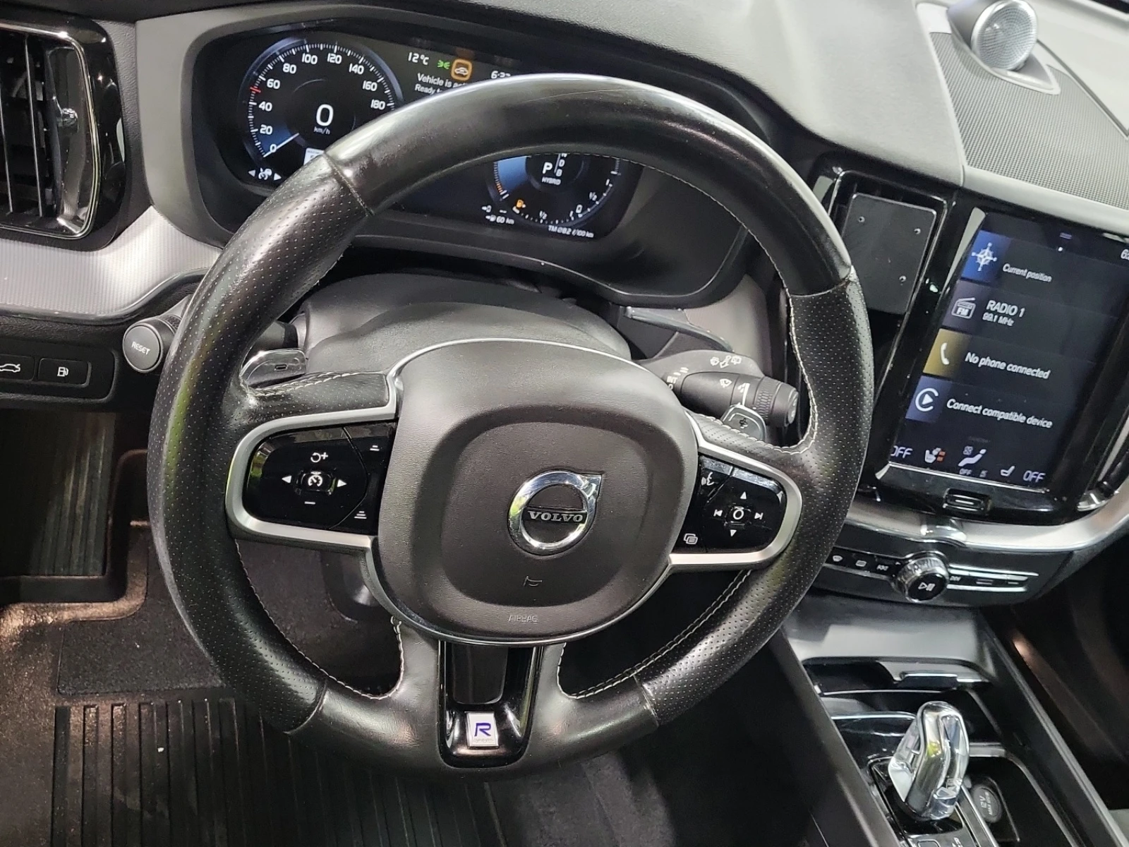 Volvo XC60 HYBRID T8 R-DESIGN * БЕЗ ИНЦИДЕНТИ * CARFAX *  , снимка 9 - Автомобили и джипове - 54116300