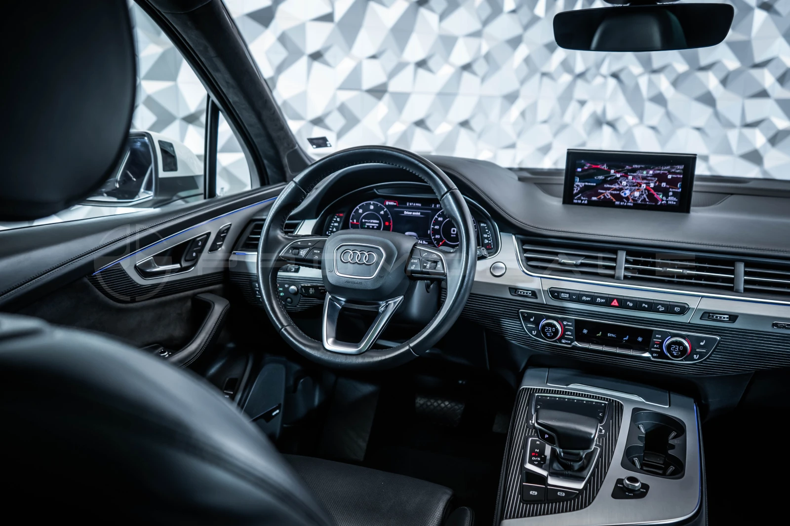 Audi Q7 S-line 3.0TDI quatt* Pano* Bose* , снимка 10 - Автомобили и джипове - 54478301